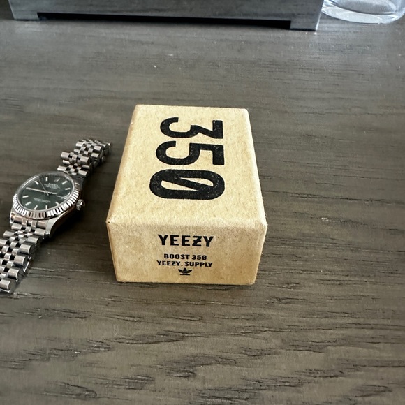 Yeezy Boost 350 Miniature Collectors Figurine Gray Black White Zebras - Picture 5 of 6